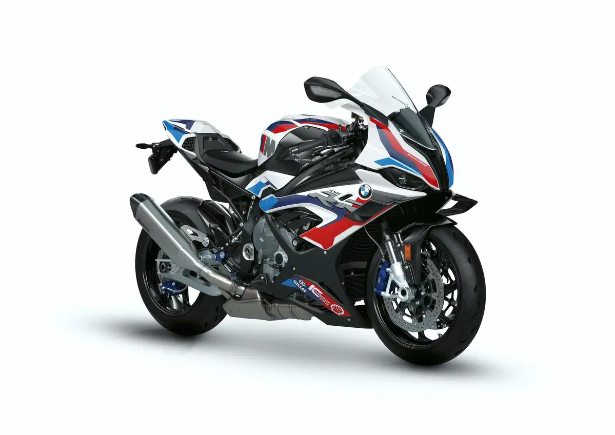 Nuova BMW M1000RR: 212 cavalli, 196 kg e aerodinamica da GP (5)