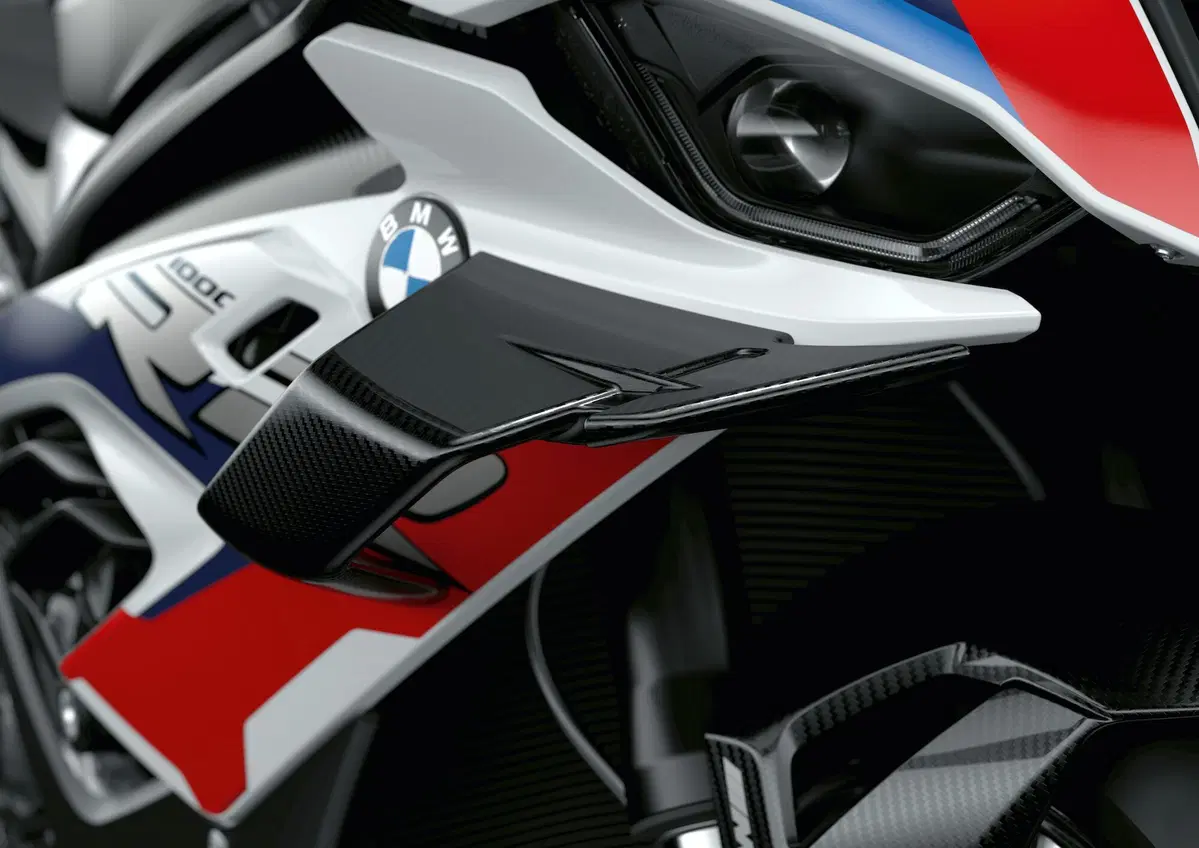 Nuova BMW M1000RR: 212 cavalli, 196 kg e aerodinamica da GP (5)