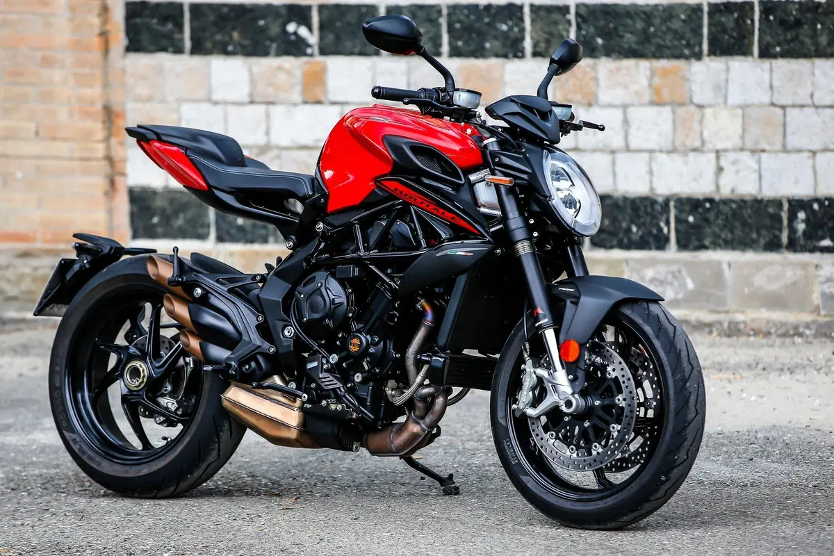 MV Agusta Dragster e Brutale si vestono di Rosso (9)