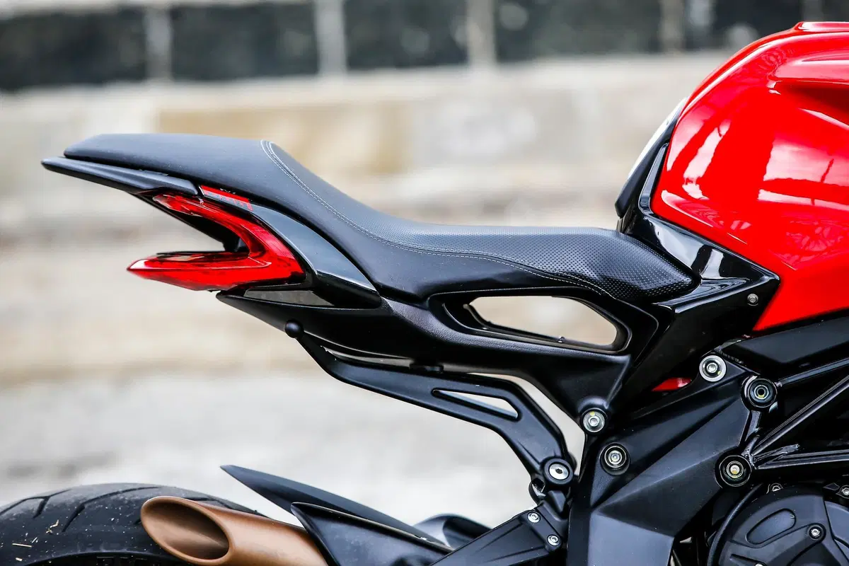 MV Agusta Dragster e Brutale si vestono di Rosso (14)