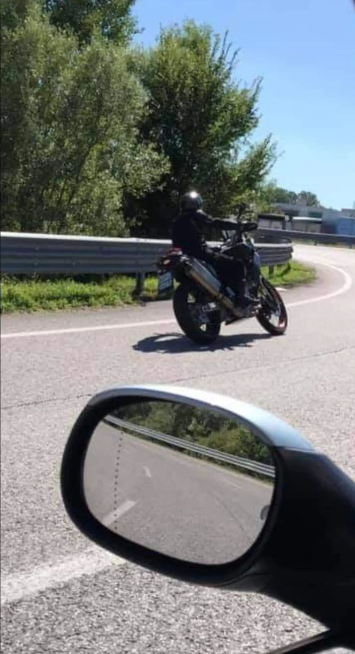 Aprilia Tuareg 660: eccola in azione! Sarà così? (2)