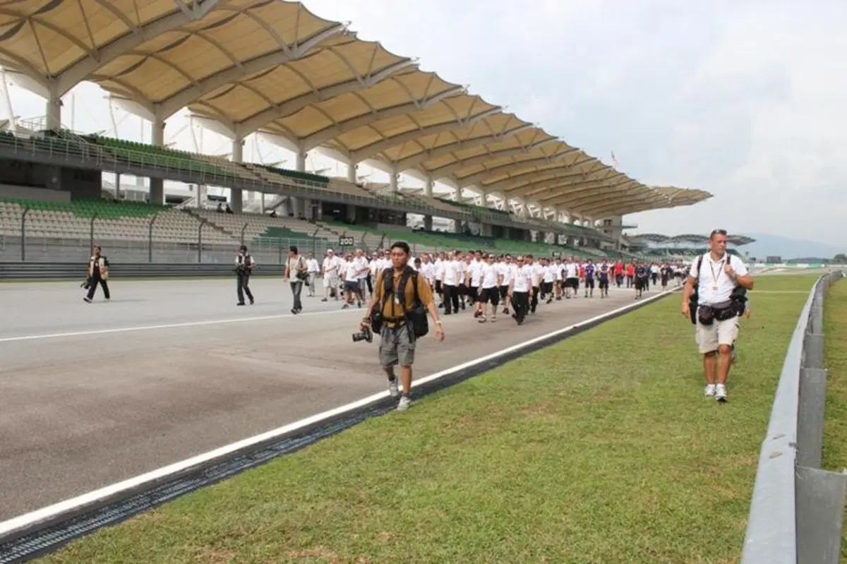 Sepang ricorda il Sic con una targa  (5)