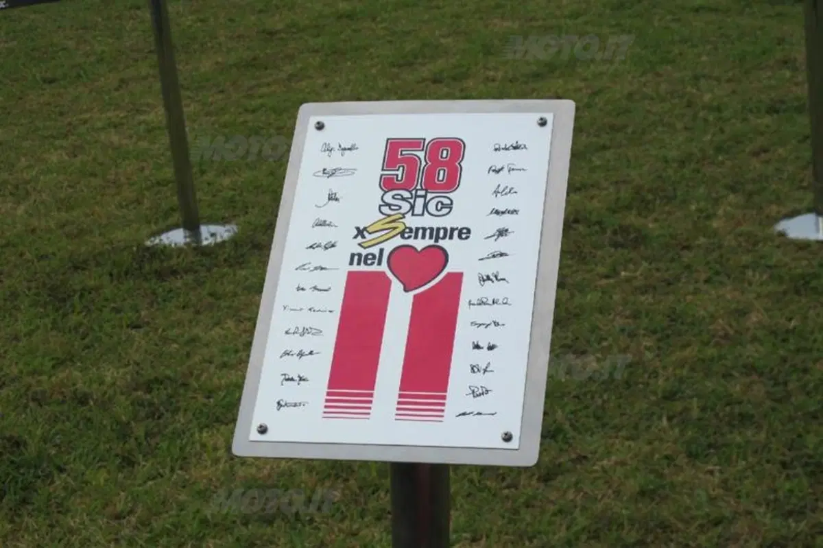 Sepang ricorda il Sic con una targa  (7)