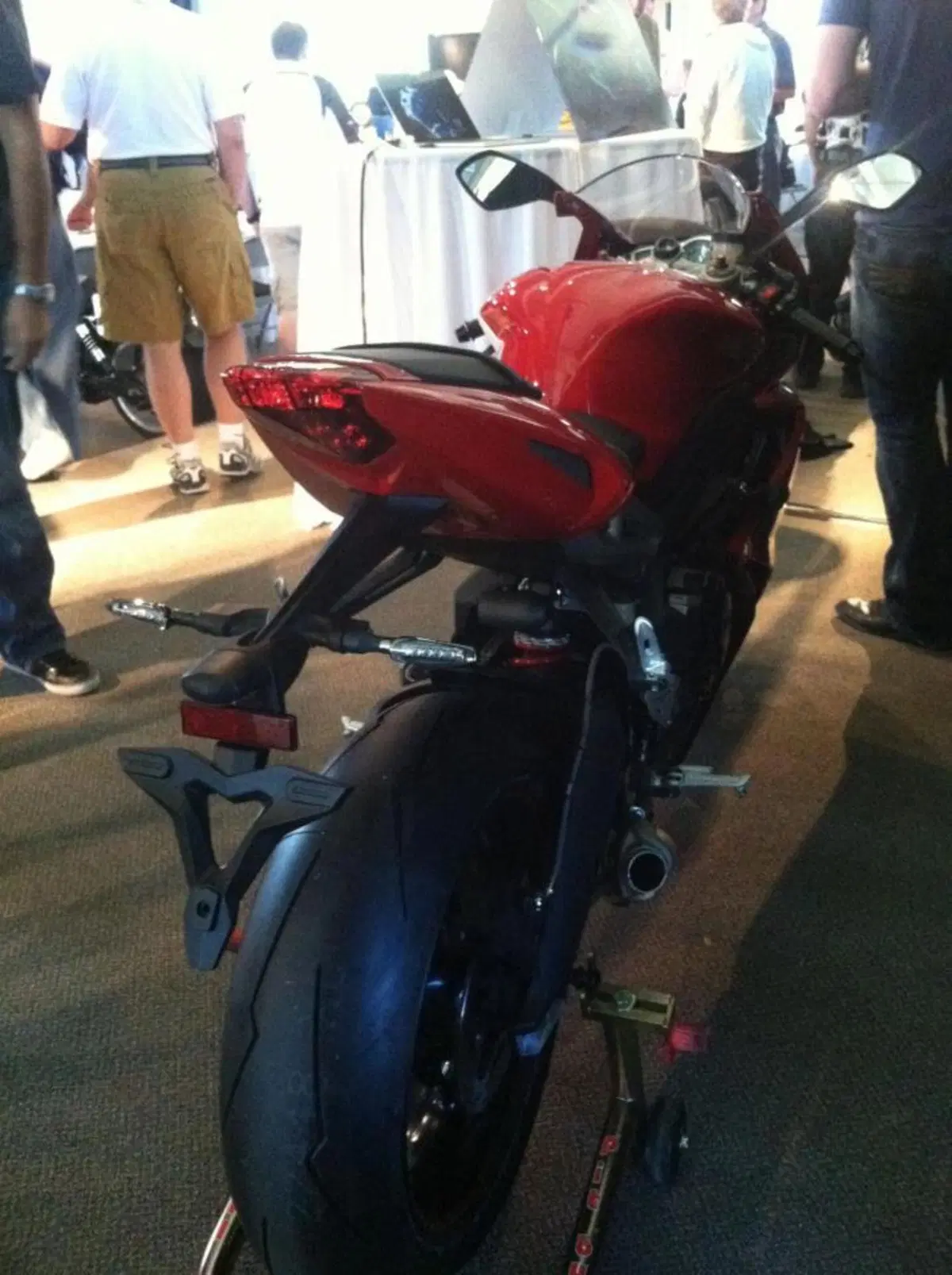 Nuova Triumph Daytona 675 2013: le prime foto (3)