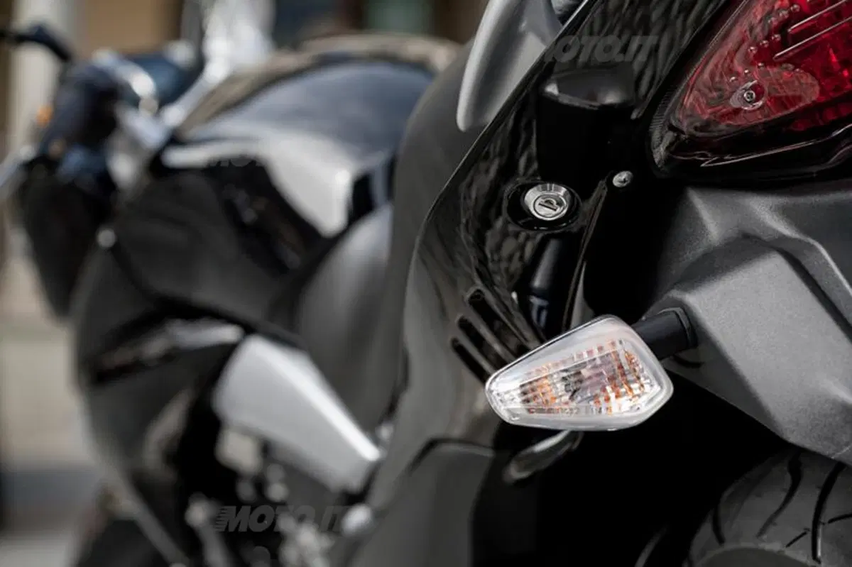 Suzuki Inazuma 250  (21)