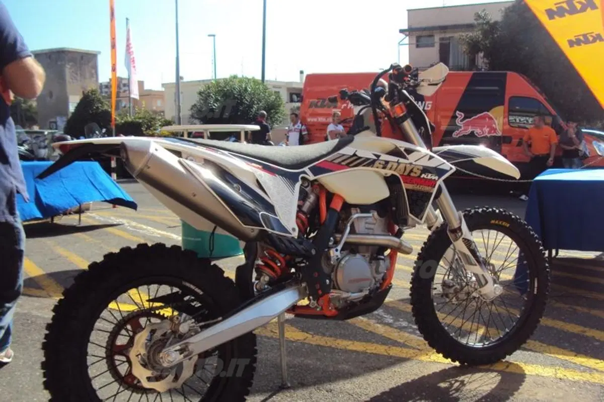 Tony Cairoli inaugura la nuova concessionaria KTM a Civitavecchia  (2)