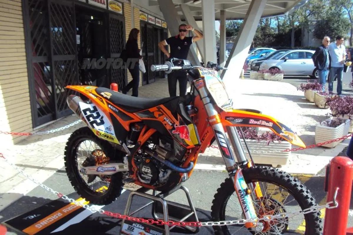 Tony Cairoli inaugura la nuova concessionaria KTM a Civitavecchia  (3)