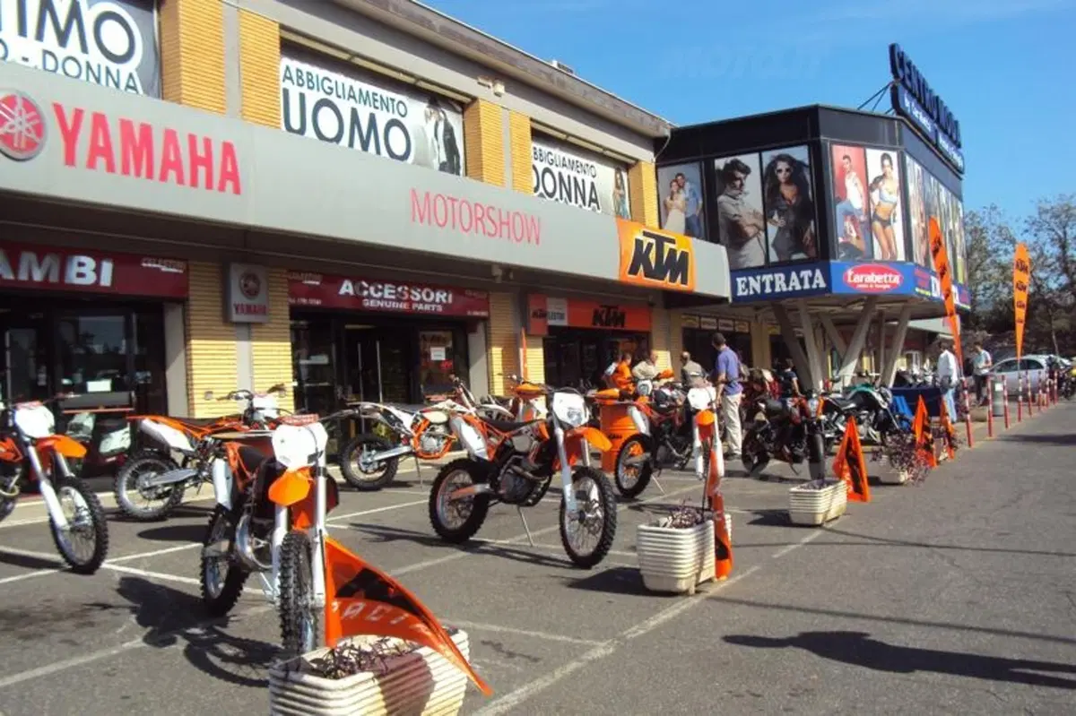 Tony Cairoli inaugura la nuova concessionaria KTM a Civitavecchia  (21)