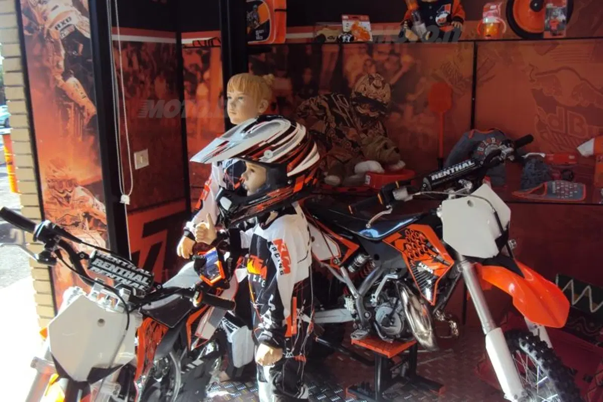 Tony Cairoli inaugura la nuova concessionaria KTM a Civitavecchia  (23)