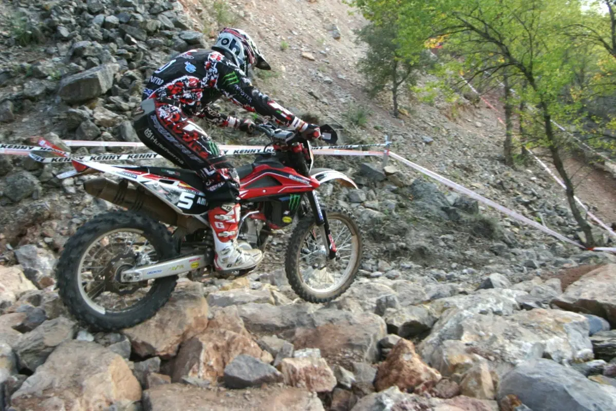 Mondiale di Enduro. I risultati del GP di Francia: Renet campione in E2 (23)