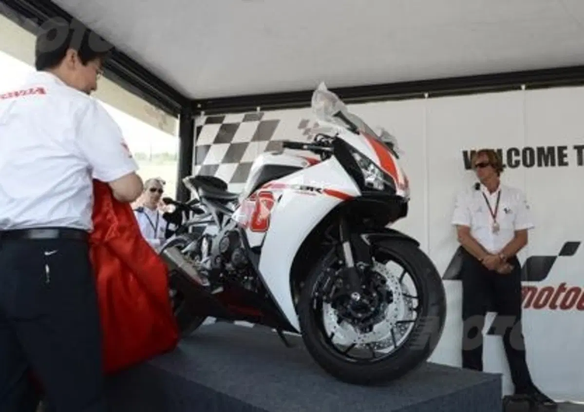 All'EICMA la cerimonia di consegna della CBR &ldquo;Supersic&rdquo; 