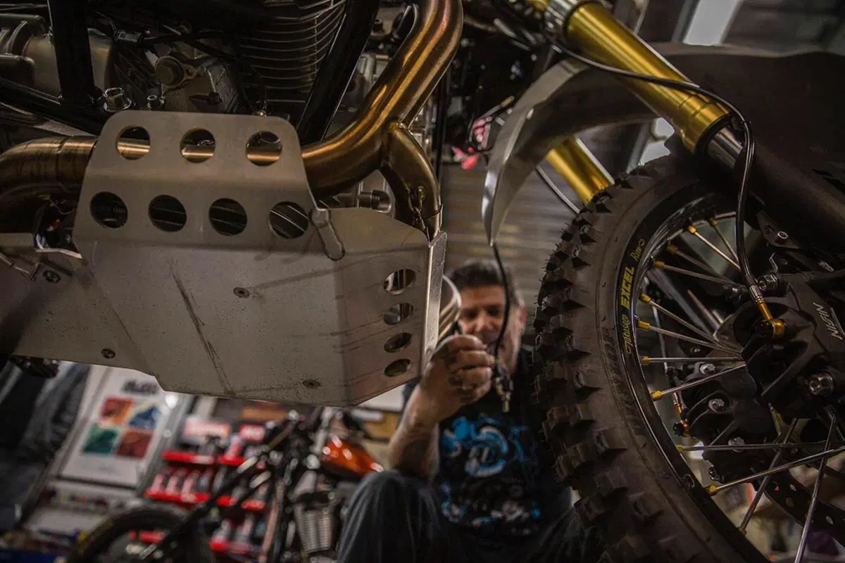 BMW R 1200GS Dakar special Roland Sands (10)
