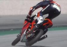 Raffica di cadute in Moto3. Ma che salvataggio ha fatto Raúl Fernández? [VIDEO]