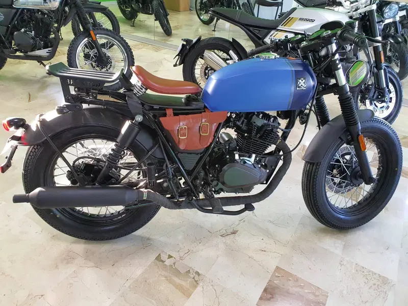 Brixton Motorcycles Rayburn 125 (2021 - 26) (2)