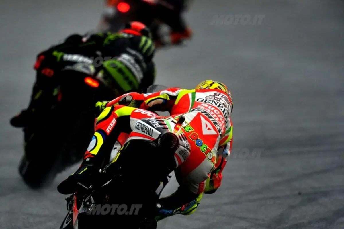 Le foto più spettacolari del GP di Sepang (18)