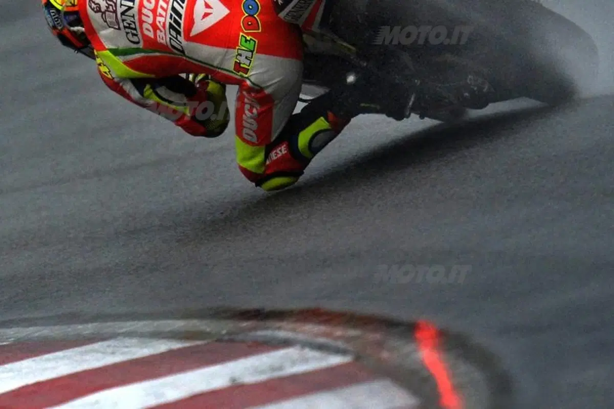 Le foto più spettacolari del GP di Sepang (21)