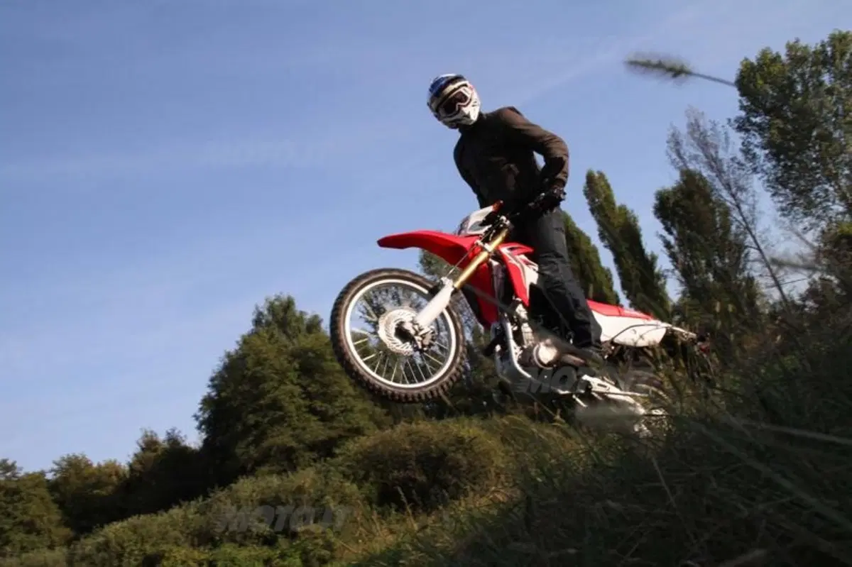 Honda CRF 250L  (16)