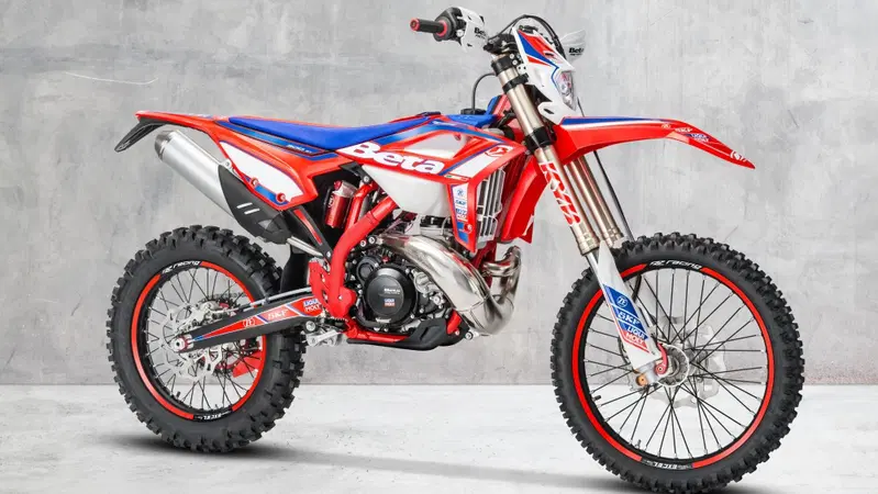 Beta RR Racing 2021: salgono a otto i modelli Enduro 2T e 4T