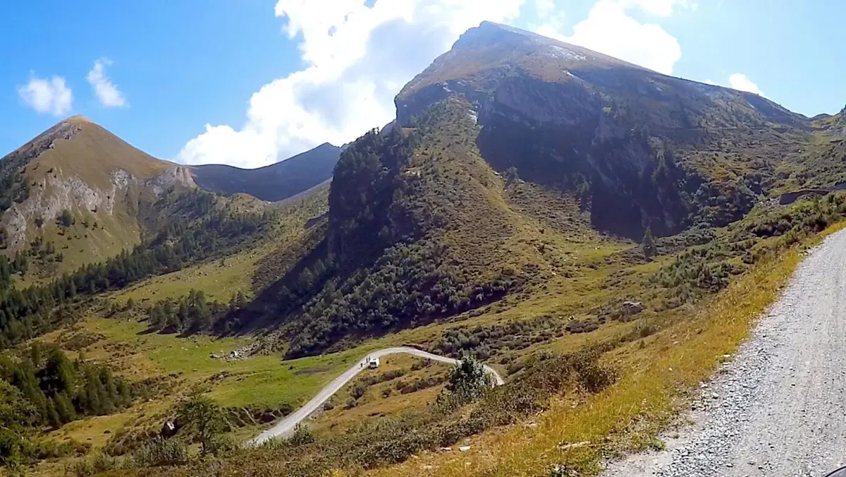 Viaggi e giri in moto, l'itinerario della settimana: dal Colle delle Finestre ai Monti della Luna (18)