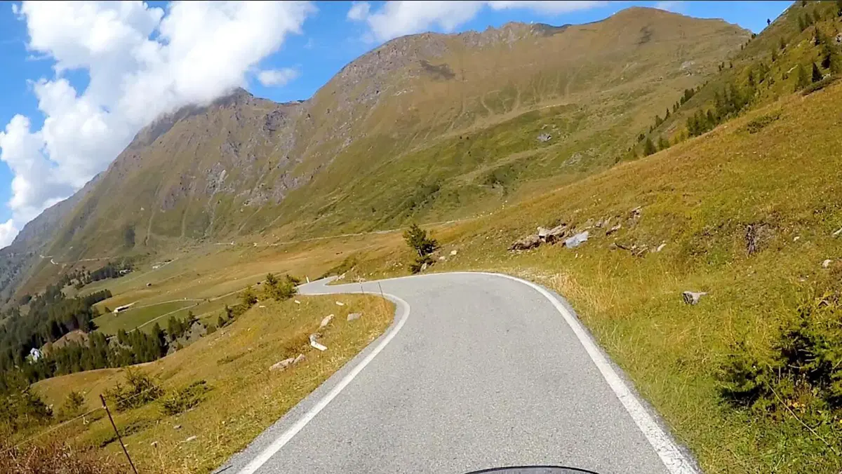 Viaggi e giri in moto, l'itinerario della settimana: dal Colle delle Finestre ai Monti della Luna (42)