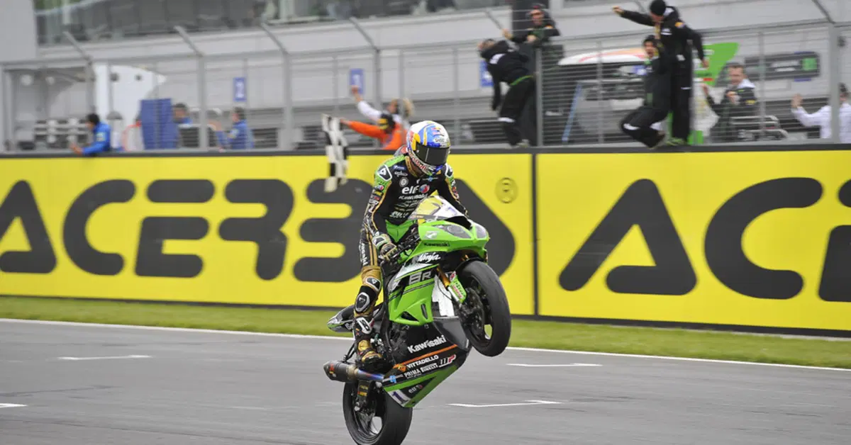 A Donington De Rosa domina la STK 1000 e Sofuoglu la SS