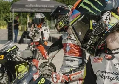 Valentino Rossi e i piloti della VR46: niente MotoGP e niente Ranch? Ci sono le MiniGP [VIDEO]