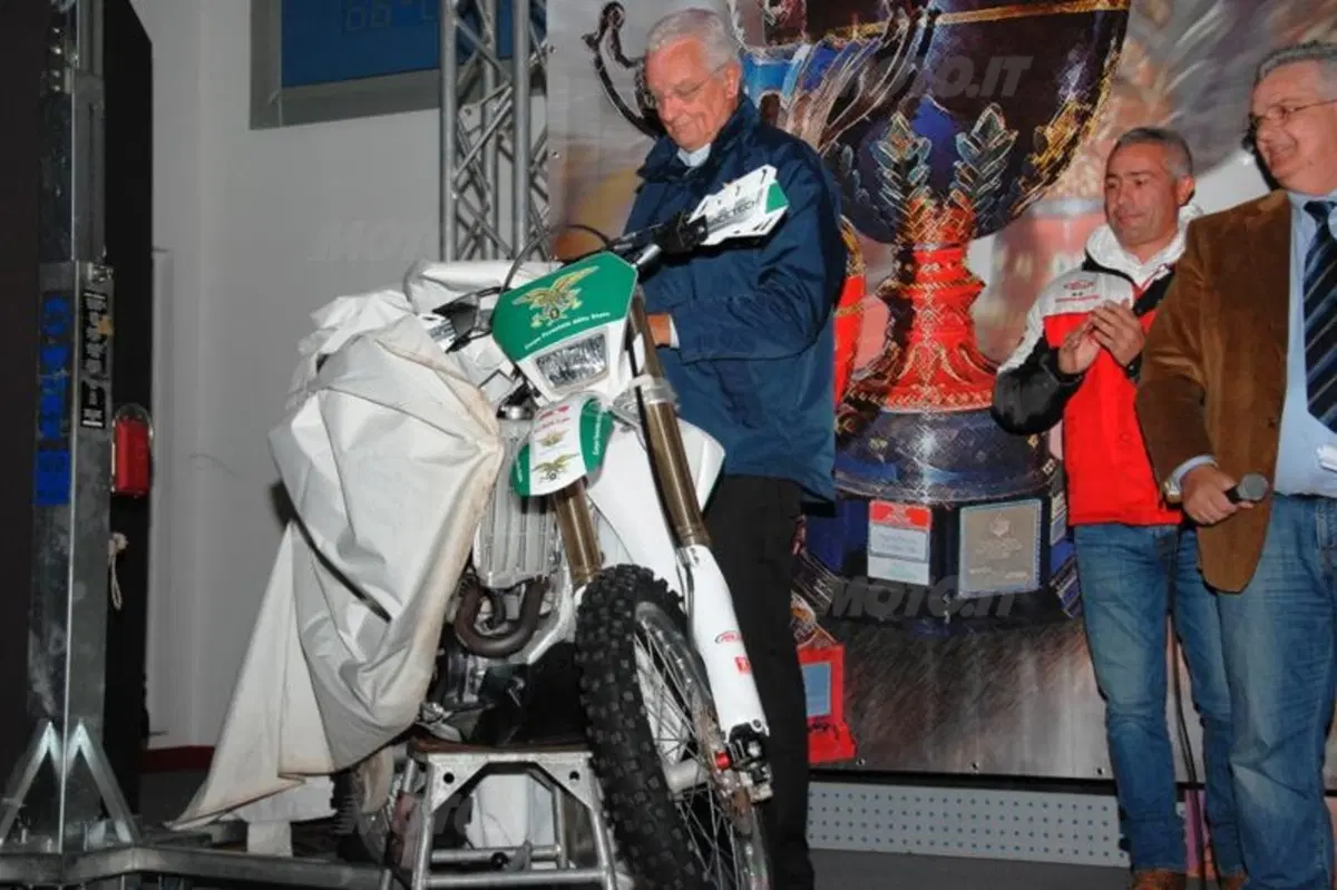 HM Honda fornisce due moto al Corpo Forestale dello Stato (3)