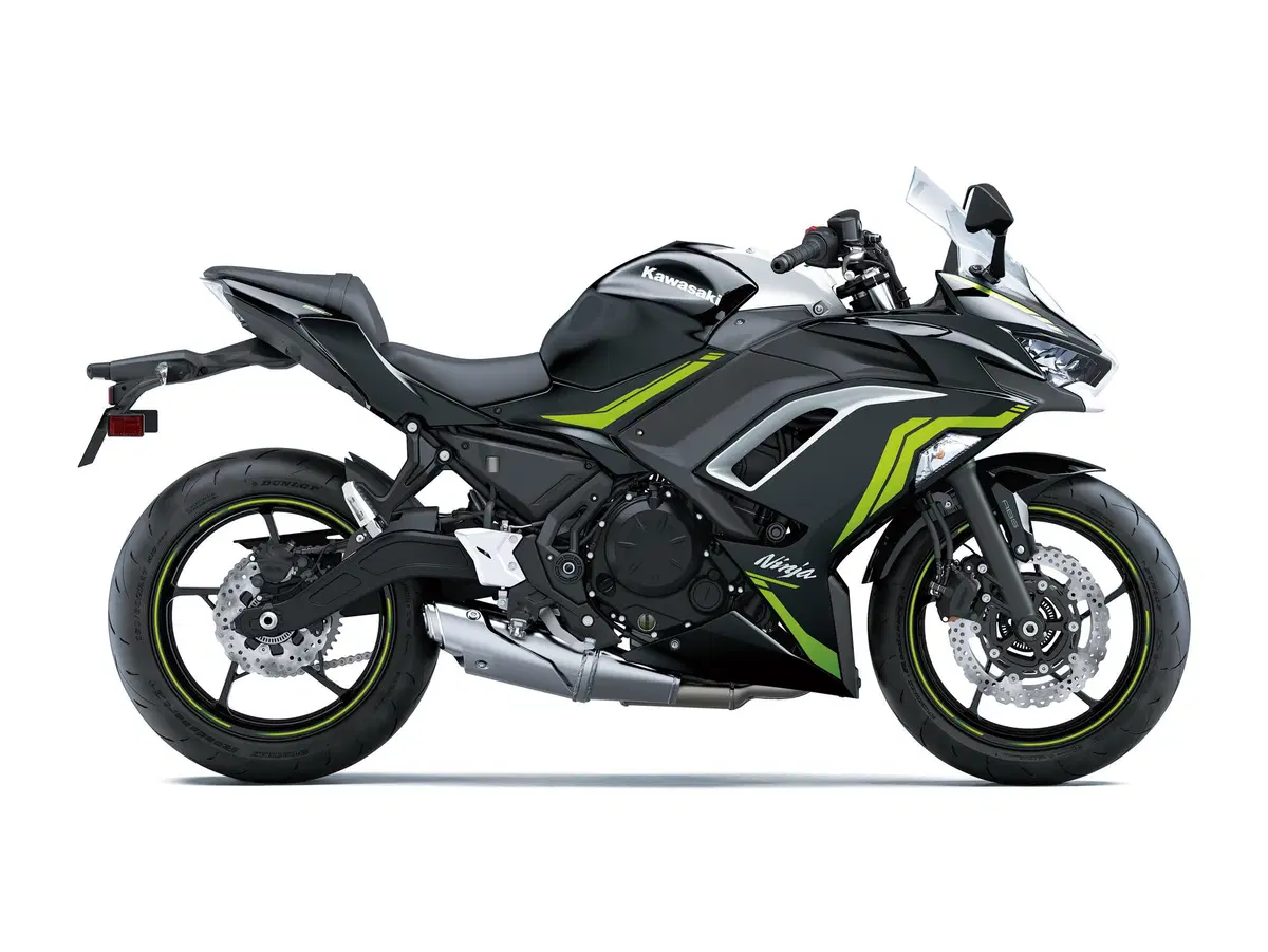 Kawasaki Z650, Ninja 650 e Versys 650 2021: Euro 5, ritocchi e nuovi colori