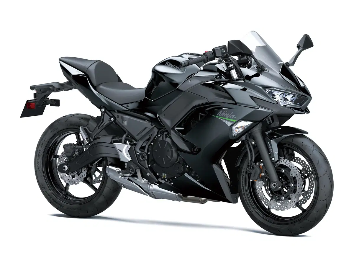 Kawasaki Z650, Ninja 650 e Versys 650 2021: Euro 5, ritocchi e nuovi colori (4)