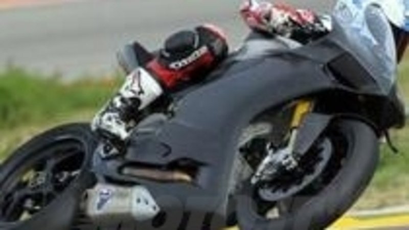 Ducati conferma Checa in Superbike. Correr&agrave; con la Panigale ufficiale