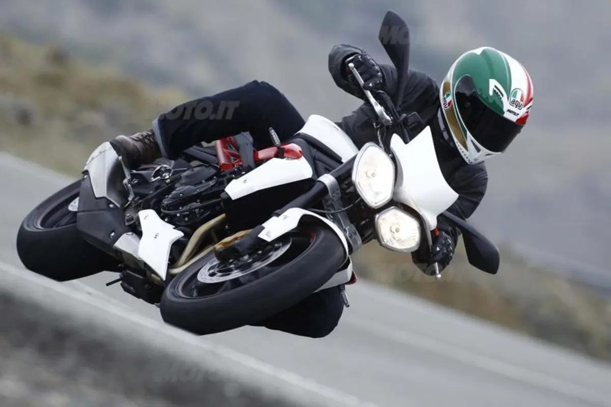 Triumph Street Triple ed R 2013   (5)