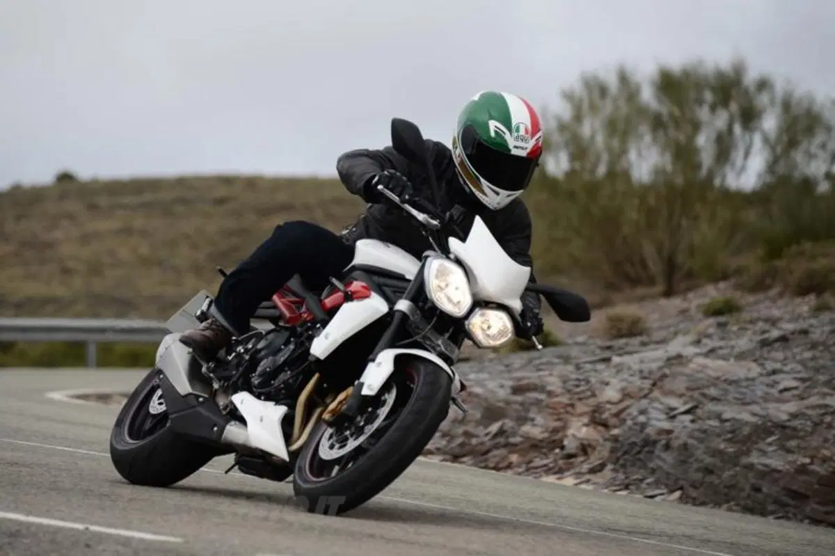 Triumph Street Triple ed R 2013   (9)