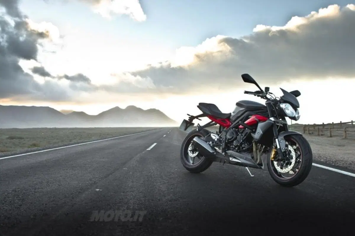 Triumph Street Triple ed R 2013   (12)