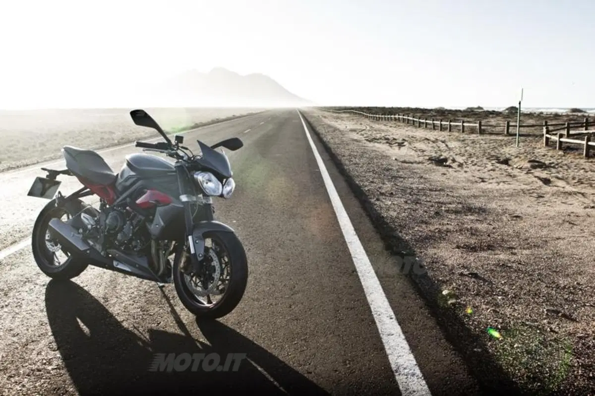 Triumph Street Triple ed R 2013   (13)