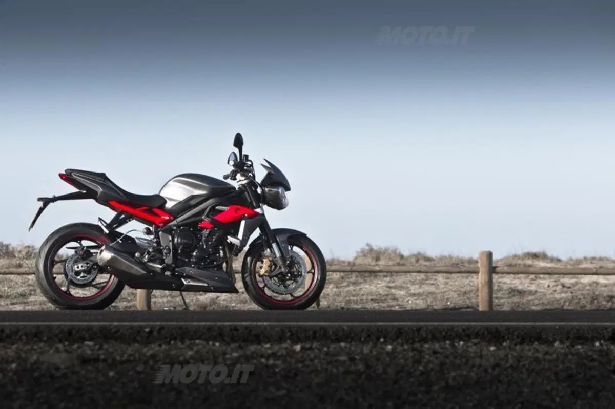 Triumph Street Triple ed R 2013   (14)