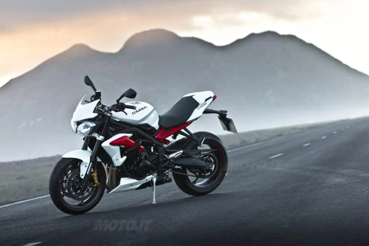 Triumph Street Triple ed R 2013   (17)