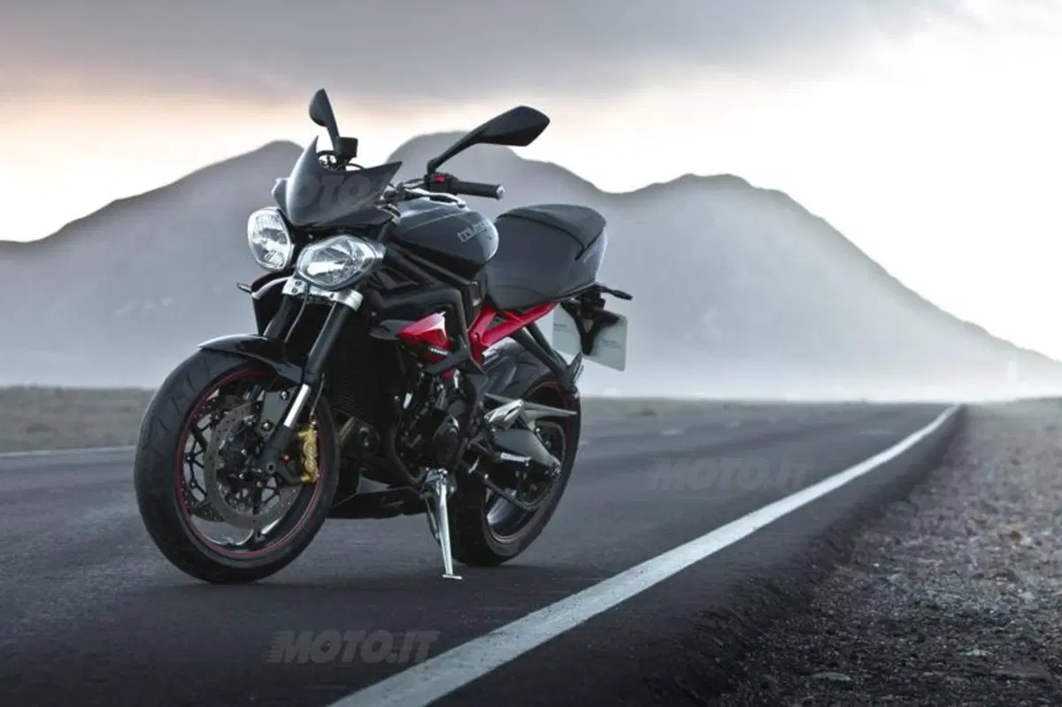 Triumph Street Triple ed R 2013   (19)