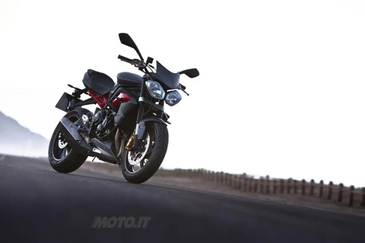 Triumph Street Triple ed R 2013   (23)