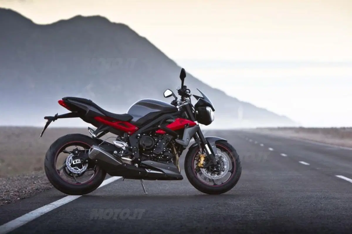 Triumph Street Triple ed R 2013   (25)