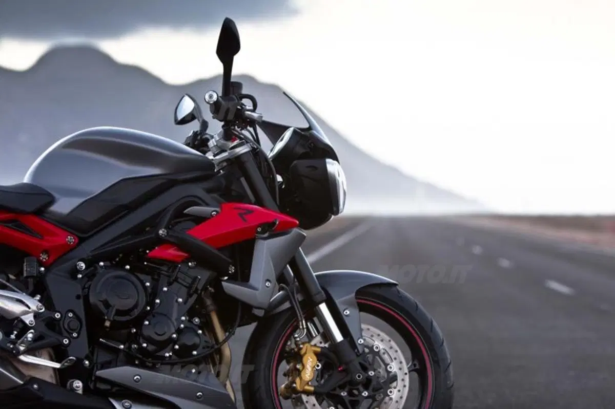 Triumph Street Triple ed R 2013   (26)