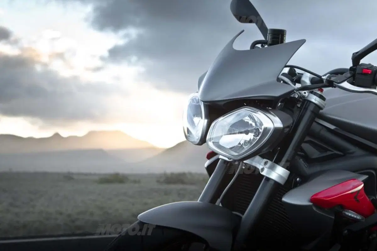 Triumph Street Triple ed R 2013   (27)
