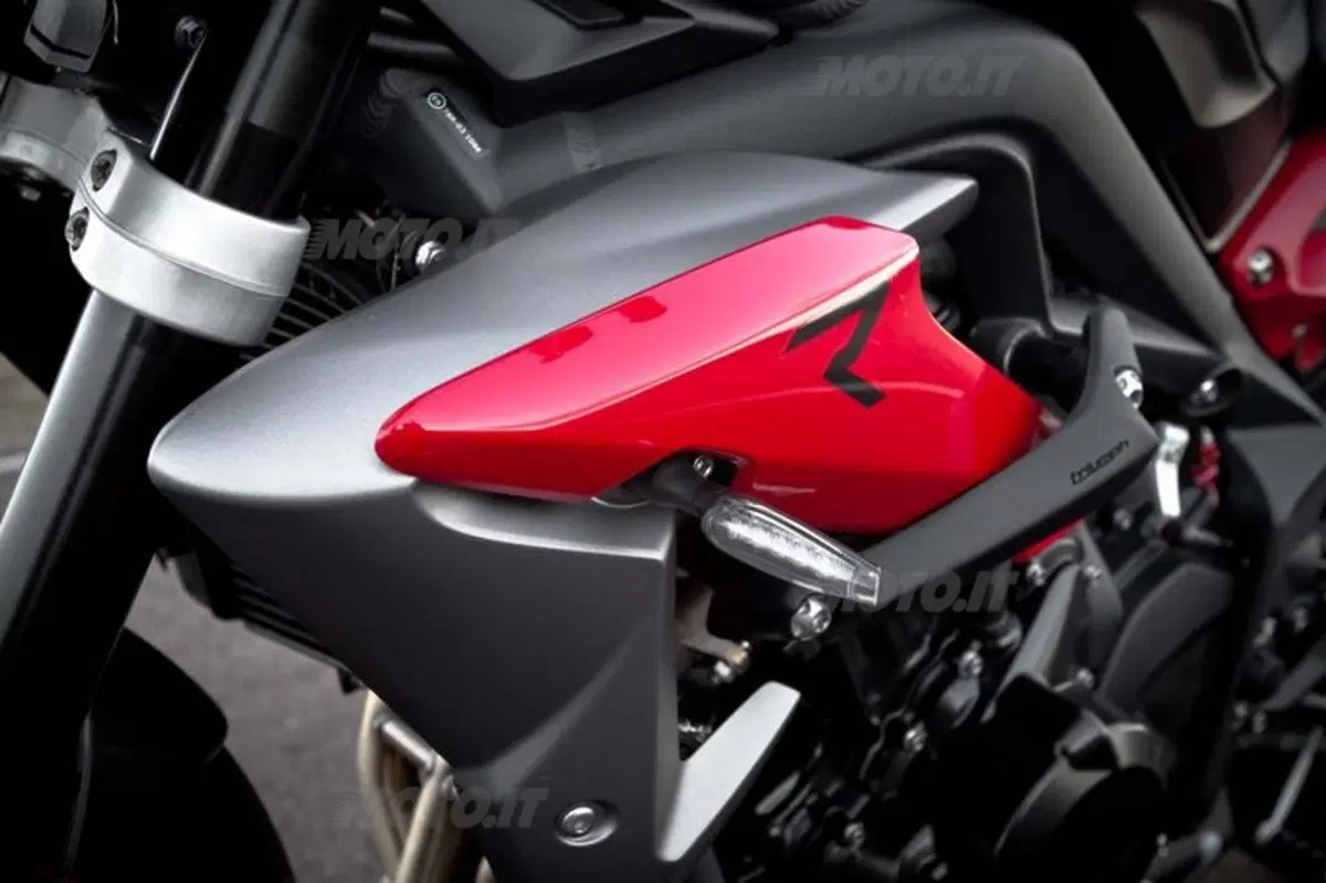 Triumph Street Triple ed R 2013   (32)