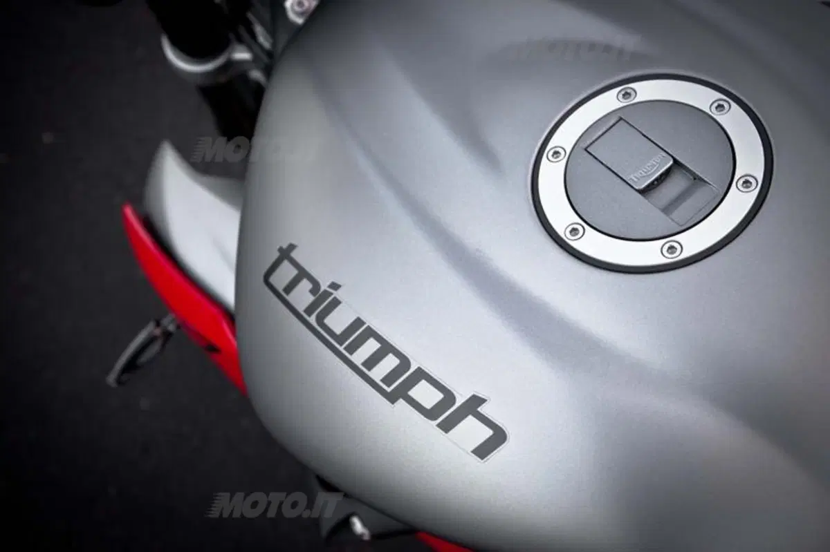 Triumph Street Triple ed R 2013   (35)