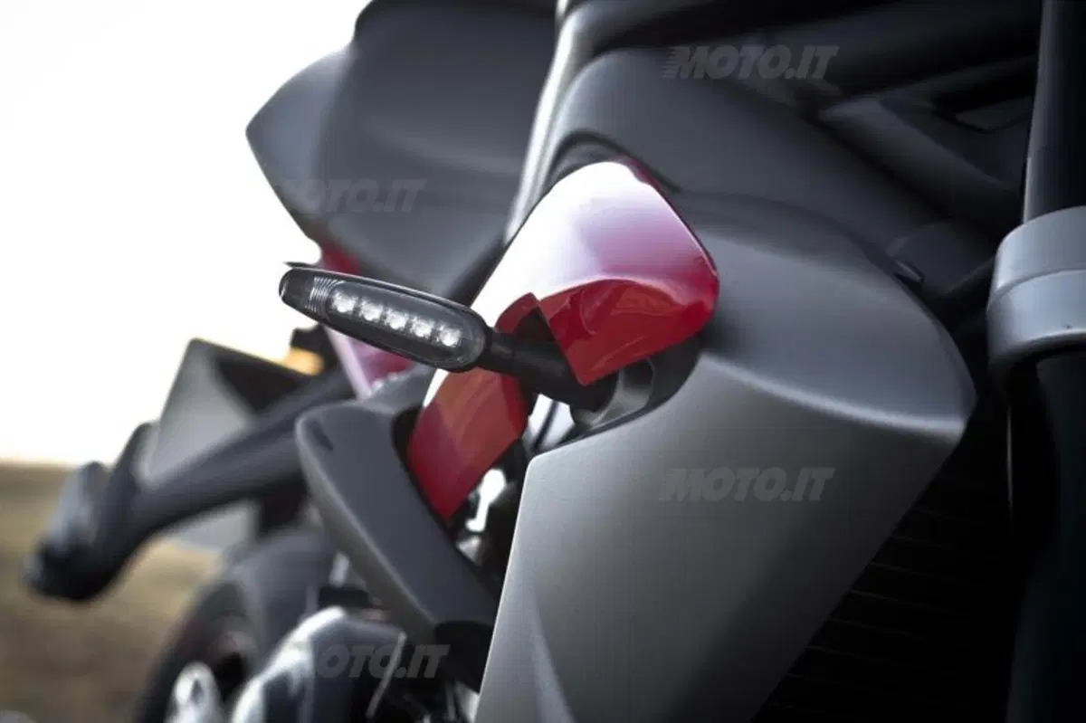 Triumph Street Triple ed R 2013   (54)