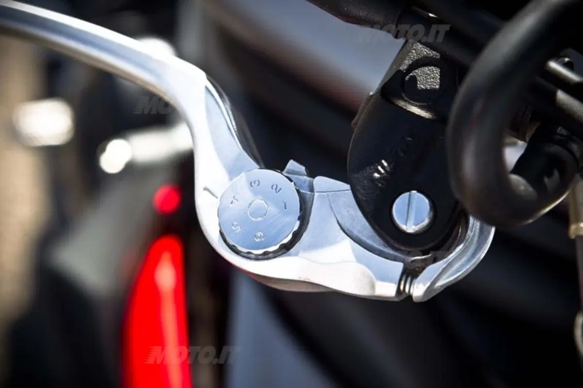 Triumph Street Triple ed R 2013   (55)