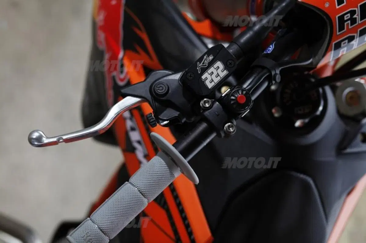KTM SX-F Factory 2012   (26)