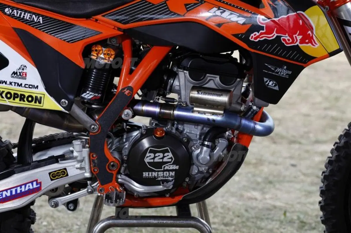 KTM SX-F Factory 2012   (27)