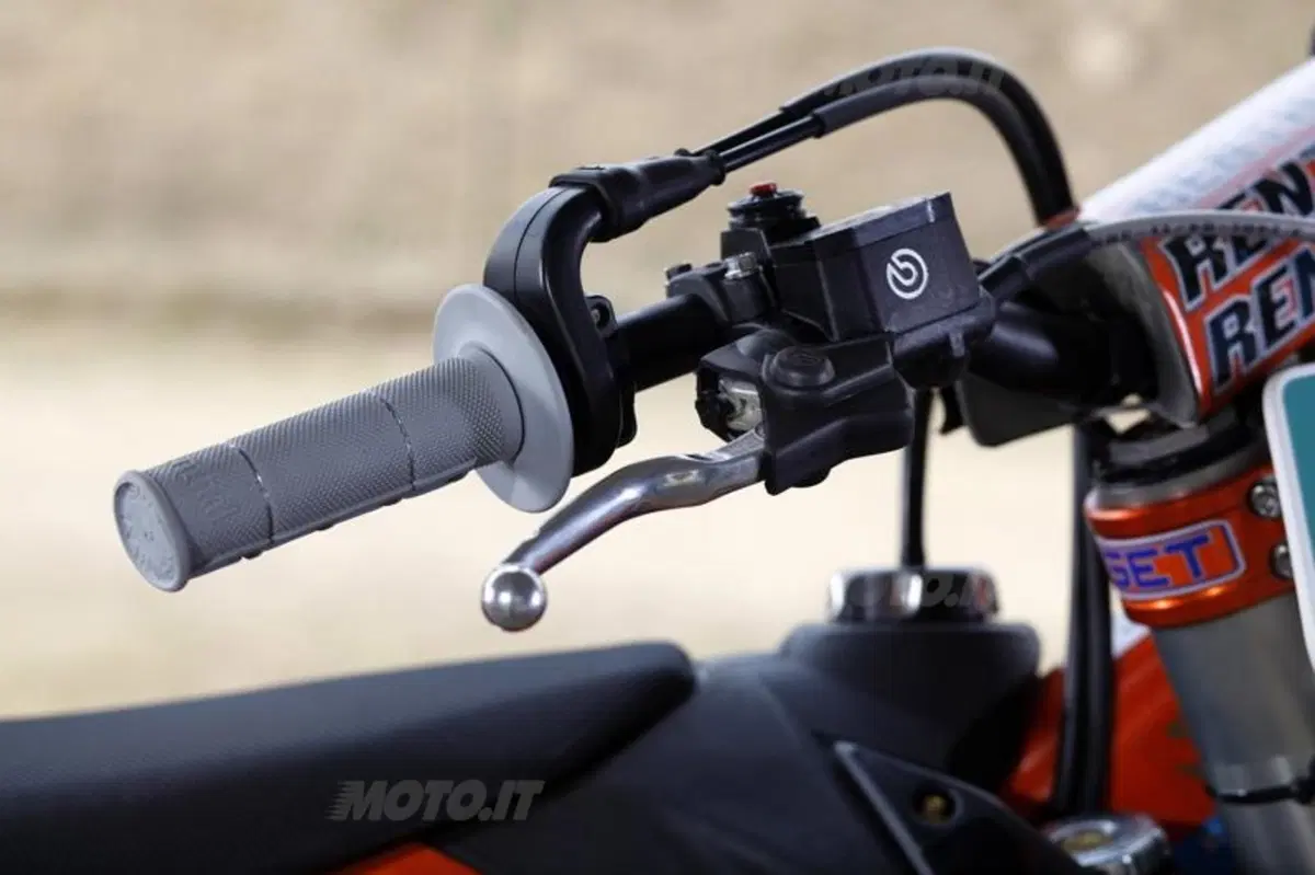 KTM SX-F Factory 2012   (30)