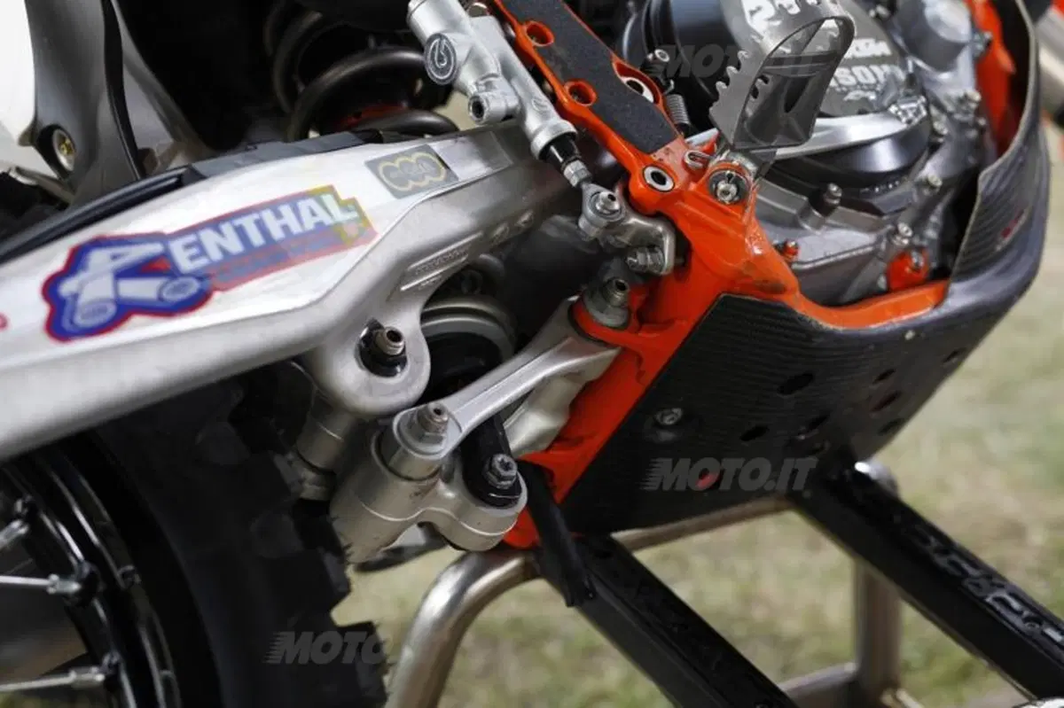 KTM SX-F Factory 2012   (31)
