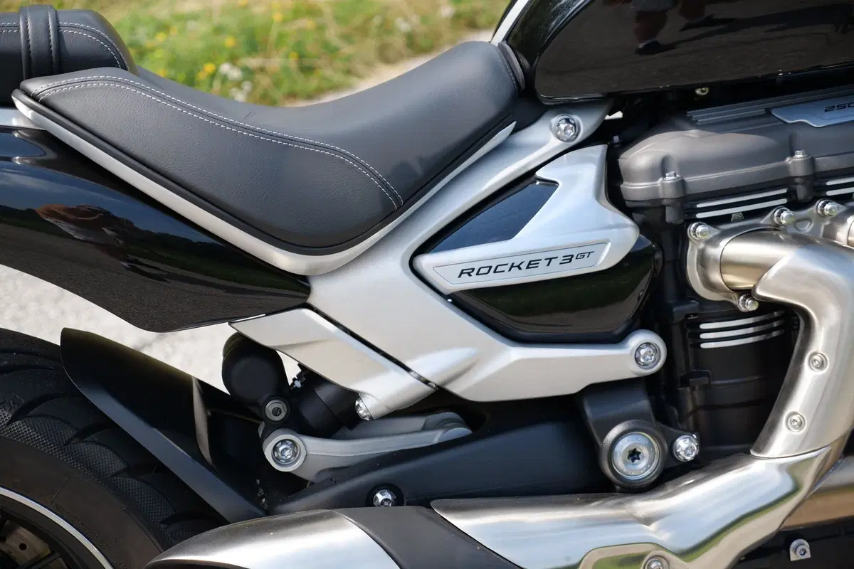 Triumph Rocket 3 GT  (2)